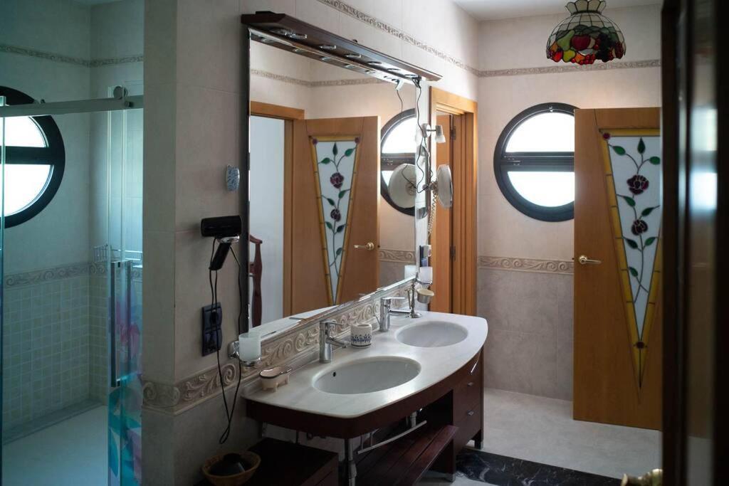Beachside Villa In Puerto Marina, Benalmádena Eksteriør billede