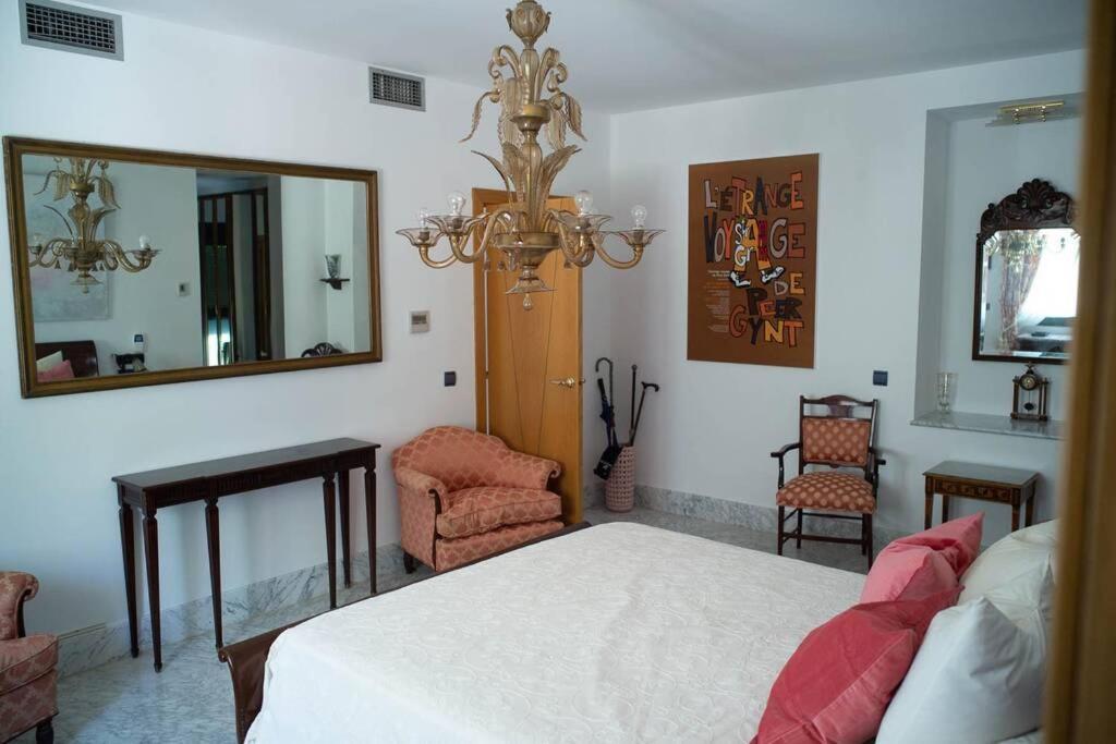 Beachside Villa In Puerto Marina, Benalmádena Eksteriør billede