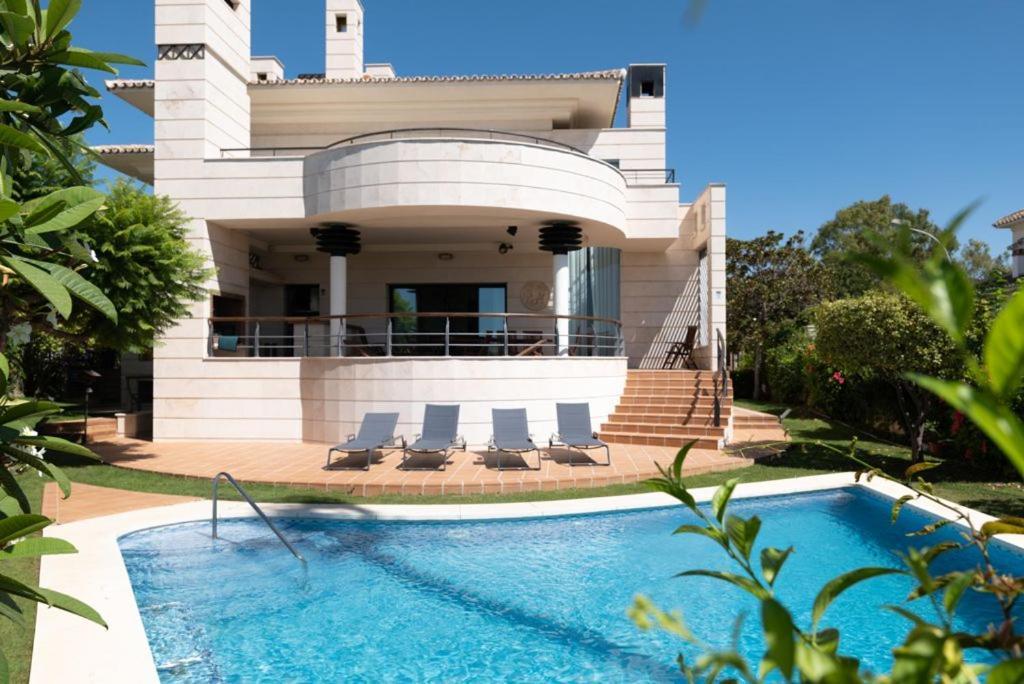 Beachside Villa In Puerto Marina, Benalmádena Eksteriør billede